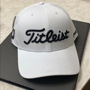 Titleist Performance Twill White Caps M/L & L/XL